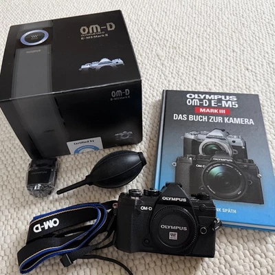 Olympus OM-D E-M5 Mark III, 20,4 Mpx, nur Gehäuse, OVP, Zubehörpaket - Bild 1 von 4