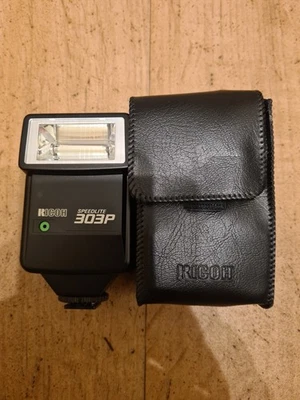RICOH 303P SPEEDLITE FLASH UNIT WITH CASE - Image 1 of 4