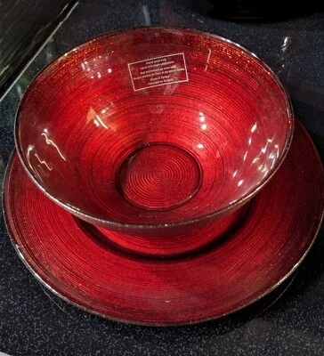 Akcam 8" Plate & 6" Bowl  Glass Valentine Red w/Sparkling Glitter Finish Set (2) - Image 1 of 4