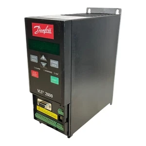 Danfoss 178B2299 Frequenzumrichter 0,9kVA VLT2803PS2B20STR4DBF10A00C0 - Bild 1 von 12