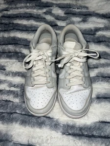 Nikes Size 10 White - Picture 1 of 8