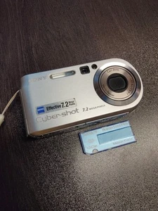 Sony Cyber-shot DSC-P200 7.2MP Digital Camera - Silver W/Memory Card - Picture 1 of 8