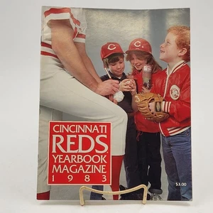 1983 Cincinnati Reds MLB Yearbook with Baseball Cards Included Clean Vintage - Picture 1 of 11