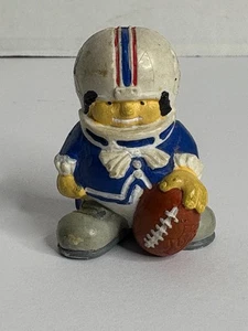 Modellino vintage 1983 New England Patriots Mascotte PVC Huddle 2" - Foto 1 di 5
