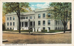 Postcard ~ Nashua, New Hampshire, Memorial Hospital, Nurses in Front - C. 1915 - Picture 1 of 2