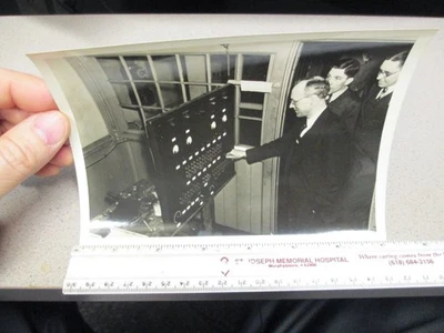 LIONEL TRAIN CLUB 1930s vintage toy photo New Haven CT pay phone CONTROL PANEL - Image 1 of 2