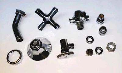 Fregadero baño piezas fontanería cromo macizo Asst años 50 60 PIEZAS ANTIGUAS EE. UU.  Foto 1 de 4