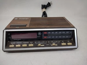 Radio Reloj GE Modelo 7-4616B De Colección Años 80 AM/FM Doble Alarmas Sueño Probado Funciona - Imagen 1 de 6