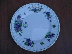 ROYAL ALBERT FLOWER OF THE MONTH FEB. *VIOLETS* DESSERT PLATE - Picture 1 of 3