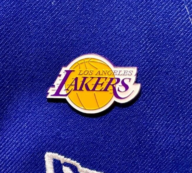 LOS ANGELES LAKERS KOBE BRYANT HAT/CLOTHING METAL ENAMEL PIN - Image 1 of 1