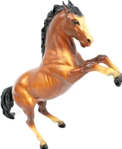 Breyer Fighting Stallion King FS 35 Bay Brown Traditional Rearing Unusual Color - Picture 1 of 7