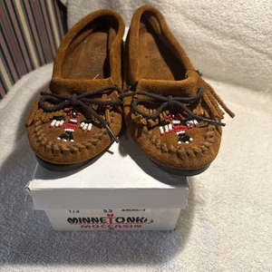 Minnetonka Womens Brown Moccasin Size 5.5 - Picture 1 of 5
