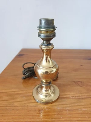 Ancien petit bougeoir en bronze transformé en lampe (fonctionne) 16 cm - Photo 1/4