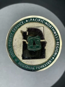 USDA Forest Service Pacific Northwest Region Regional Forester Challenge Coin - Picture 1 of 3