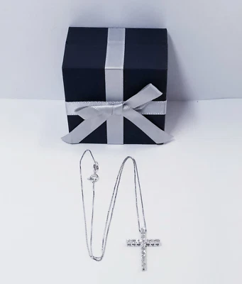 Collar Colgante Cruz Macy's (1/4 ct. t.w.) en plata de ley Foto 1 de 4