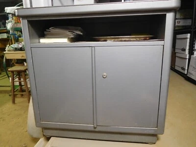 Incrível Suporte de Escritório Industrial Vintage com Cantos Curvos ~ Vai durar uma vida inteira! - Imagem 1 de 4