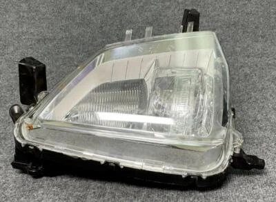 Luz antiniebla izquierda Mitsubishi Eclipse Cross 2018-2020 8315A031 💡 montaje delantero OEM Foto 1 de 4