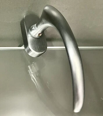 MANIGLIA/MARTELLINA SQUALO🦈SATINATA⚜️QUADRO 7MM-PVC/ALLUMINIO/ALL-LEGNO💣🔥 - Immagine 1 di 4