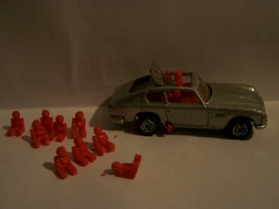 Corgi 007 Aston Martin DB6 bad guys (car not included) - Image 1 of 2