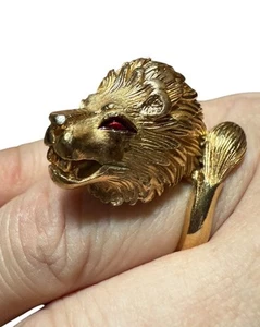 RARE Crown TRIFARI Lion Head Gold Tone Ring - Picture 1 of 8