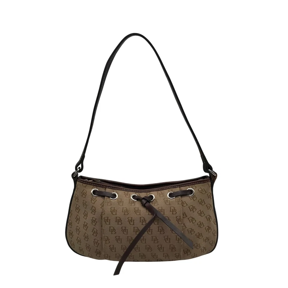 Bolso Baguette Dooney & Bourke Marrón Monograma Lona Foto 1 de 4