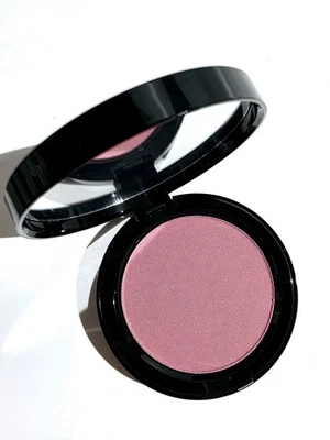 Bobbi Brown Illuminating Bronzing Powder Maui New - Image 1 of 4