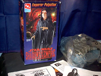 Model Kit  Star Wars Emperor Palpatine - Image 1 of 2