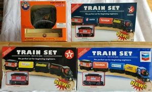 NUEVO 3 juegos de tren de madera coleccionables ERTL con sombrero de ingeniero Lionel de colección - Imagen 1 de 9