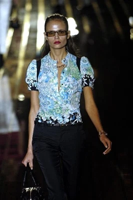 复古 IT-38 古驰 2006 真丝花卉短袖衬衫上衣 S 码 — 第 1/4 张图片