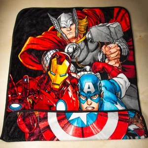 Avengers Small 46" x 60" Throw Blanket - Marvel Nerdhaven - Picture 1 of 5