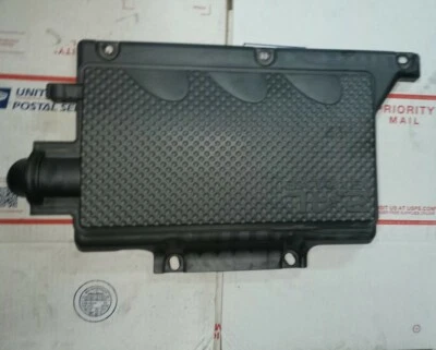 Cubierta del motor Mitsubishi Galant 2010 2,4 L OEM MN156775  Foto 1 de 3