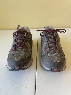 Tênis de corrida NEW BALANCE tamanho 9 - Imagem 1 de 4