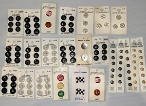 Lote de botones vintage completos en tarjetas JHB La Petite & Streamline - Imagen 1 de 12