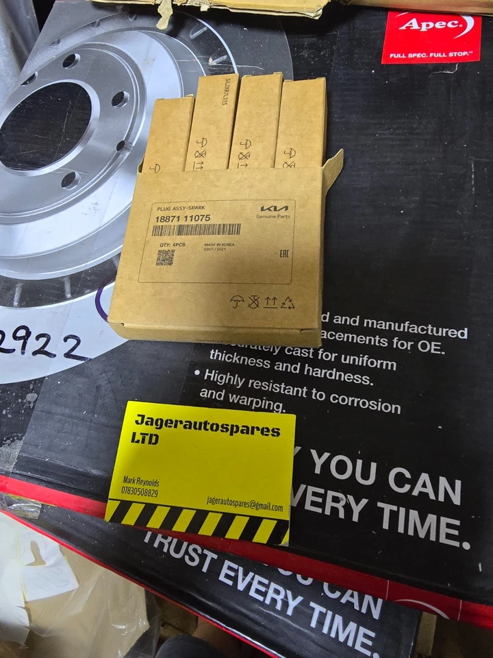 Kia Hyundai Various Models Set Of 4 Spark Plugs. Genuine 1887111075 - Image 1 of 1