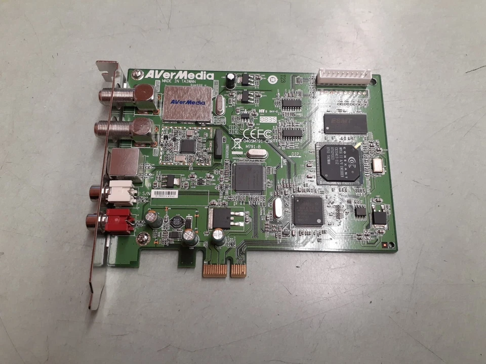 AVerMedia TV Tuner Card PCI-Express 0405M791-C2R - Image 1 of 4