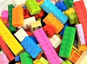 300 LEGO Bricks 2x2 2x3 2x4 Bulk Lot Mix Colors w/ 2x6 2x8 LARGE BIG BRICKS ALSO - Picture 1 of 4