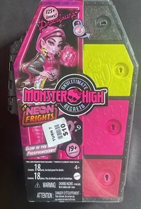 Monster High 18 Teile Skulltimate Secrets 11" DRACULAURA Puppe (2023, Mattel) #HNF78 - Bild 1 von 2