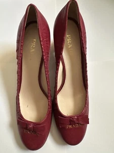 New” Logo & Bow Women’s PRADA Burgundy Round Block Heel Pumps EU 40 - Picture 1 of 13