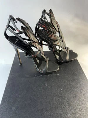 Salto Giuseppe Zanotti Alien Wing 115 Preto Vermelho – Tamanho 35 – Autêntico - Imagem 1 de 4