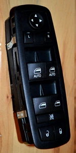 Jeep Cherokee Master 2015-21 interruptor de ventana eléctrica lado del conductor bisel izquierdo - Imagen 1 de 3