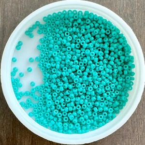 11/0 Miyuki Japanese Seed Beads, Opaque Turquoise Green (9412) (0412), 10g - Picture 1 of 1