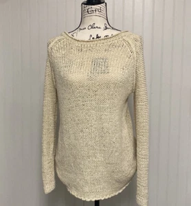 Cream Colored lightweight sweater with cute back detail - Picture 1 of 6