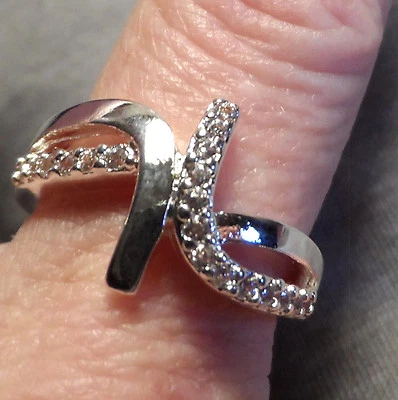 全新 925 银 永恒风格戒指 尺寸 7.5 奥地利水晶 现代设计 — 第 1/4 张图片