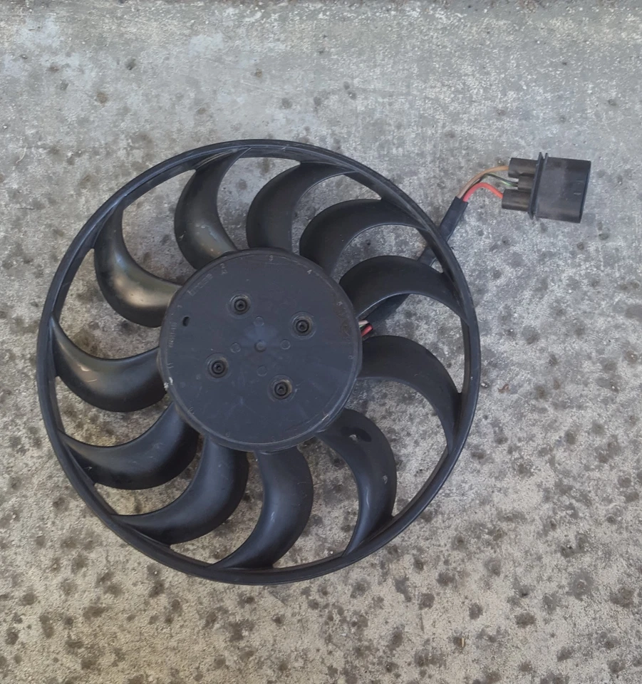 AUDI Q3 RS3 VIGUAN TIGUAN 2017-2022 VENTILADOR DE REFRIGERACIÓN RADIADOR OEM DJ1464 C60903-131 Foto 1 de 4