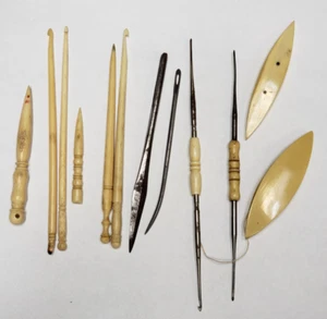 12 Mixed Lot Vintage Antique Small Crochet Tatting Shuttles Lace Hooks Needles - Picture 1 of 6