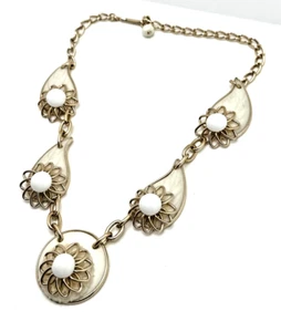 Vintage Art Deco Lucite Leaf Necklace Gold Tone Link Choker Germany 14" - Picture 1 of 11