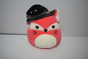 Squishmallows Fifi la Volpe Rossa - Cappello Strega Halloween 5" - Peluche Super Morbido - Foto 1 di 2