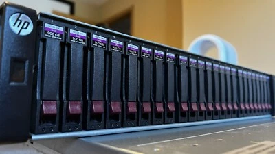 HP P2000 G3 FC 24x 900GB SAS 10K Festplatte SFF 21,6 TB Bundle, Dual PSU, RAID - Bild 1 von 4