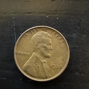 Uncirculated 1935 Philadelphia Mint Copper Lincoln Wheat Cent - Picture 1 of 2
