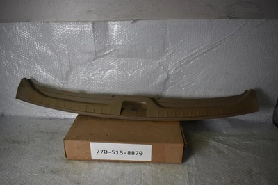 Placa rasguño umbral puerta levadiza Volvo XC60 2010-2013 OEM 30740438 Foto 1 de 4